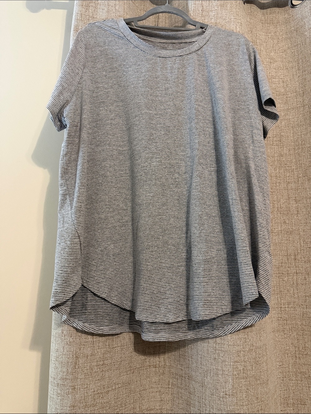 We Wander WeFlex Tulip Hem T-Shirt 2X - Picture 3 of 5